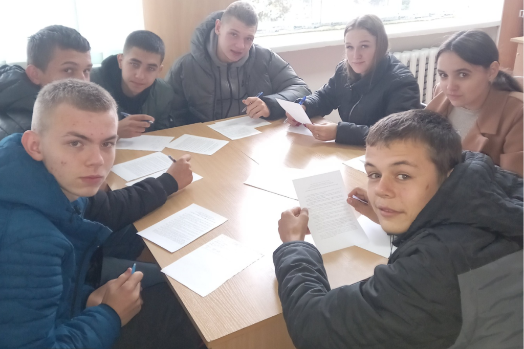 «Агрономчики» (А-11+А-12): Білик Артем, Кривов’язов Артем, Осадчук Артем, Струтовський Назар, Корзун Вікторія, Тарасенко Аліна, Кравчук Віктор